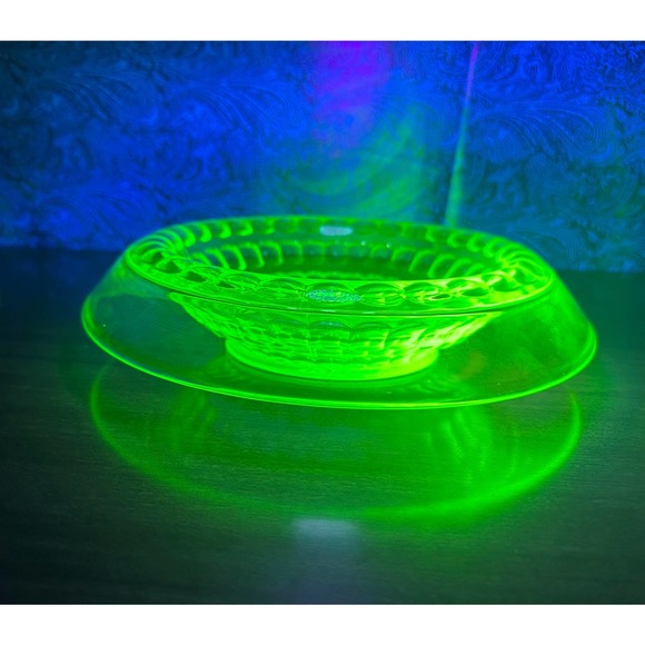 Four piece set of uranium Martha Washington collection by Cambridge glass - Picture 4 of 10